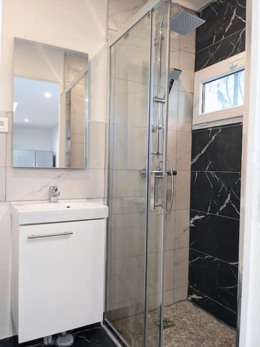 Grande Maison Renovee A 7 Min Du Metro Romainville Extérieur photo